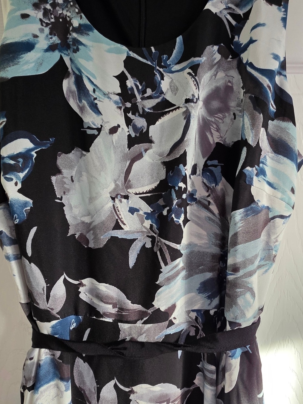 4/$67 Deal! Rickis Floral Black and Blue Sleeveless Women's Dress - Picture 7 of 14